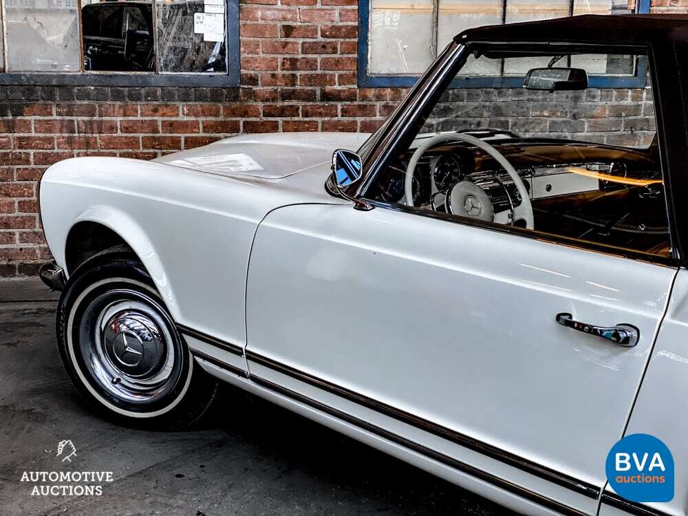 Mercedes-Benz 230 SL Pagode 170 PS 1965, PM-29-17.