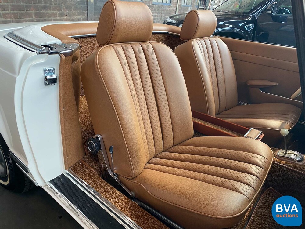 Mercedes-Benz 230 SL Pagode 170 PS 1965, PM-29-17.