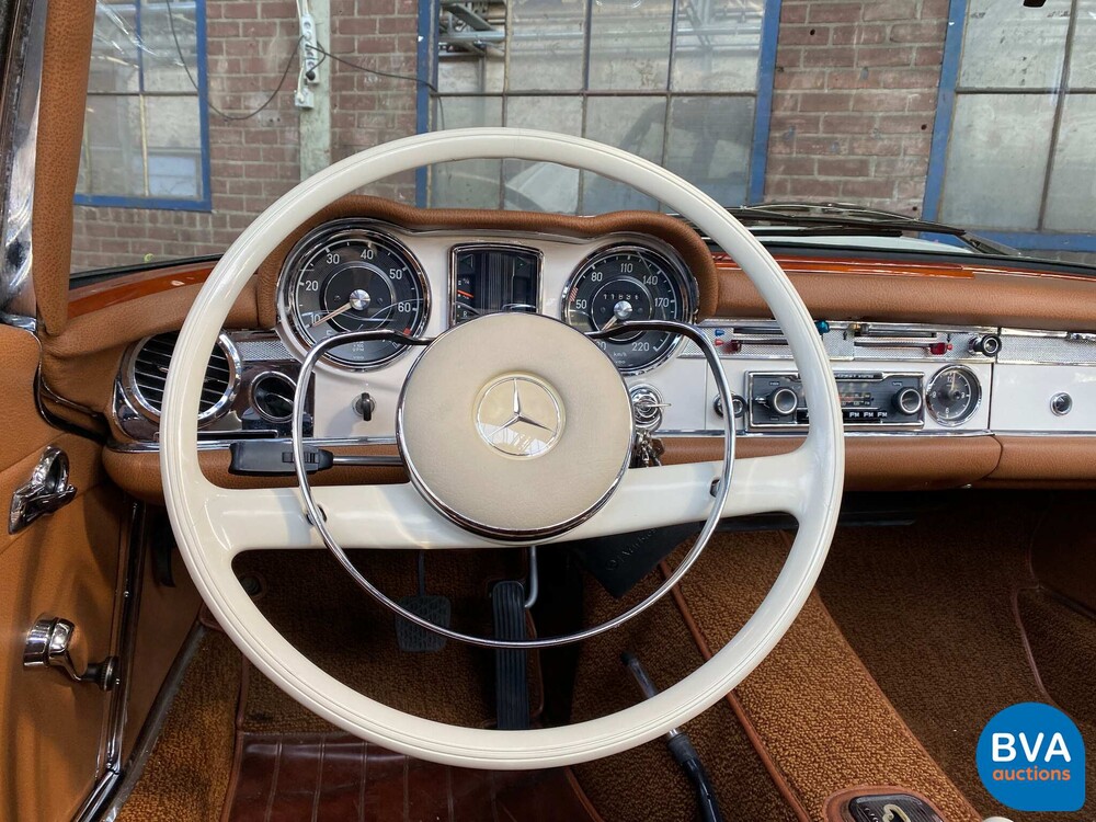 Mercedes-Benz 230 SL Pagode 170 PS 1965, PM-29-17.
