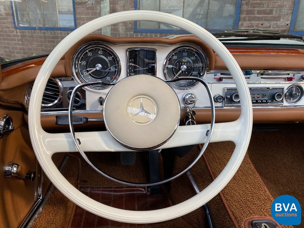 Mercedes-Benz 230 SL Pagode 170 PS 1965, PM-29-17.