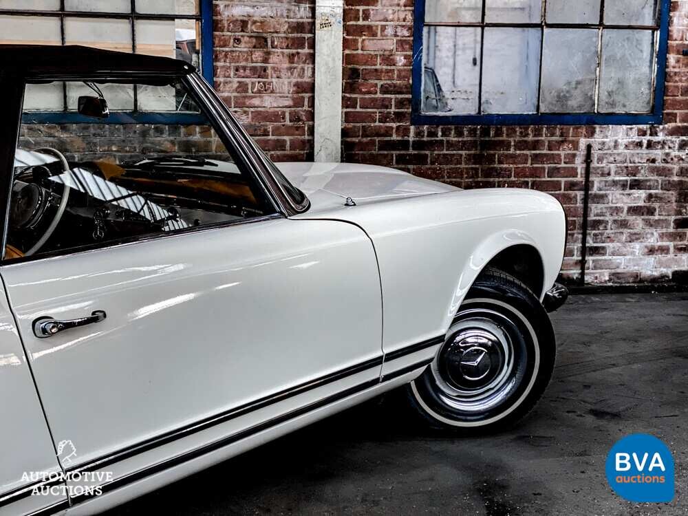 Mercedes-Benz 230 SL Pagode 170 PS 1965, PM-29-17.