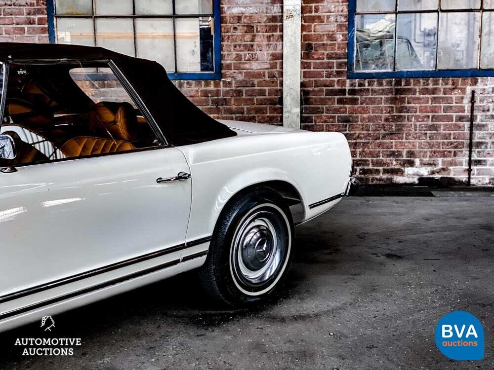 Mercedes-Benz 230 SL Pagode 170 PS 1965, PM-29-17.