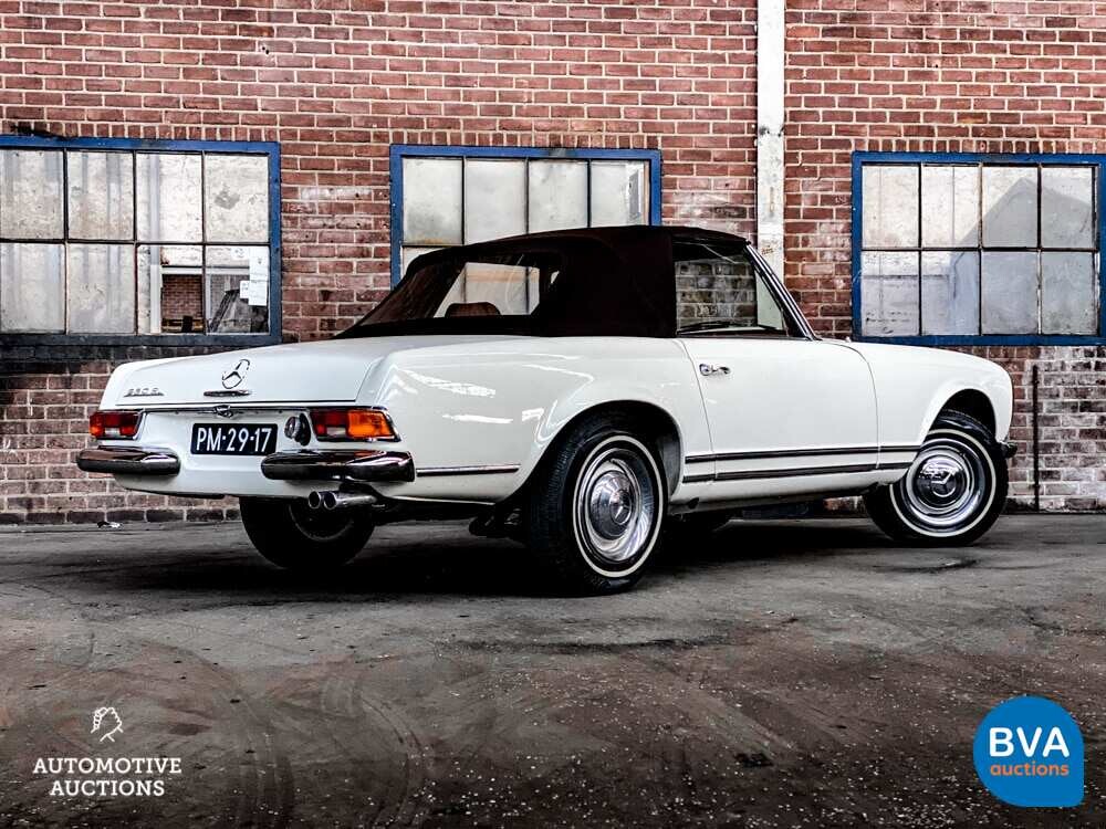Mercedes-Benz 230 SL Pagode 170 PS 1965, PM-29-17.