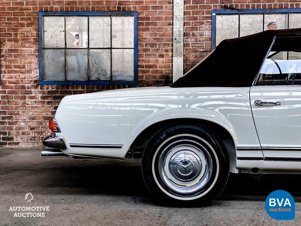 Mercedes-Benz 230 SL Pagode 170 PS 1965, PM-29-17.