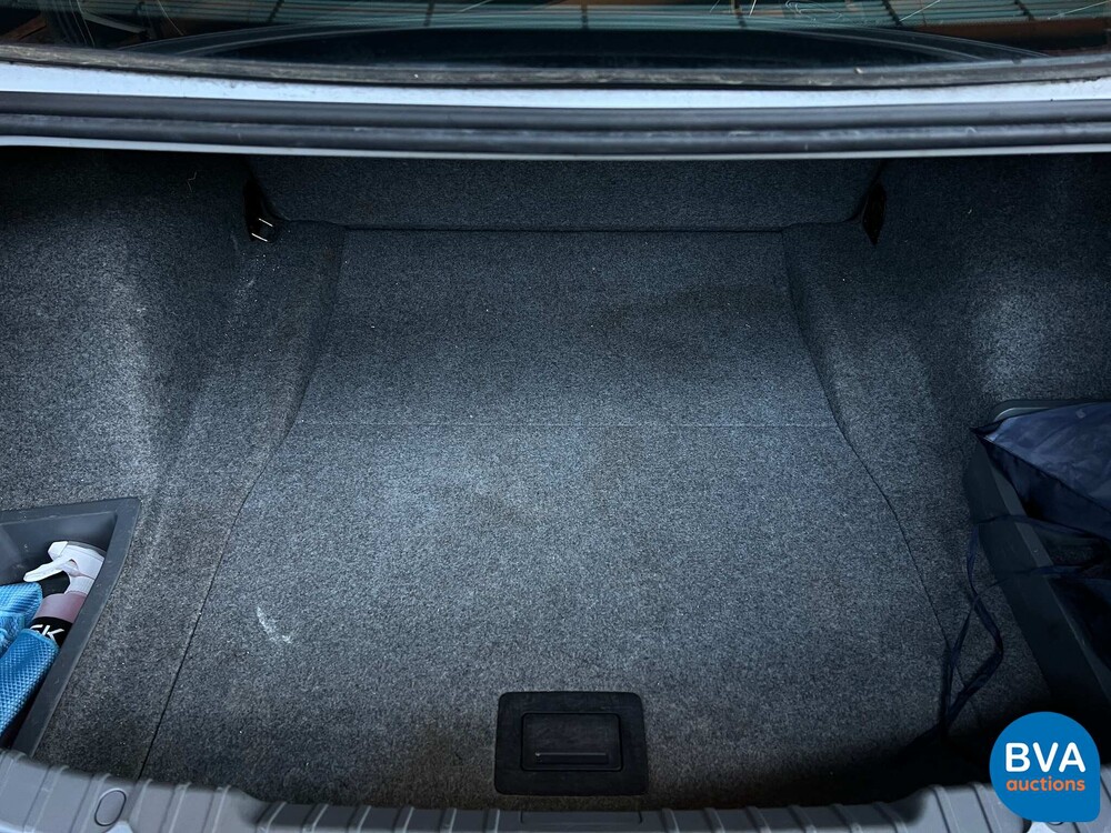 BMW 318i M-Sport 3er Reihe 143PS 2010 -Org. NL-, 98-LJH-2.