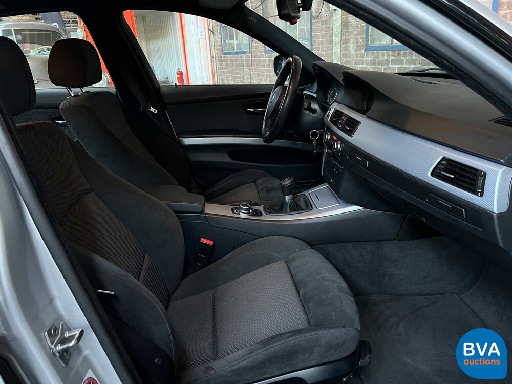 BMW 318i M-Sport 3er Reihe 143PS 2010 -Org. NL-, 98-LJH-2.