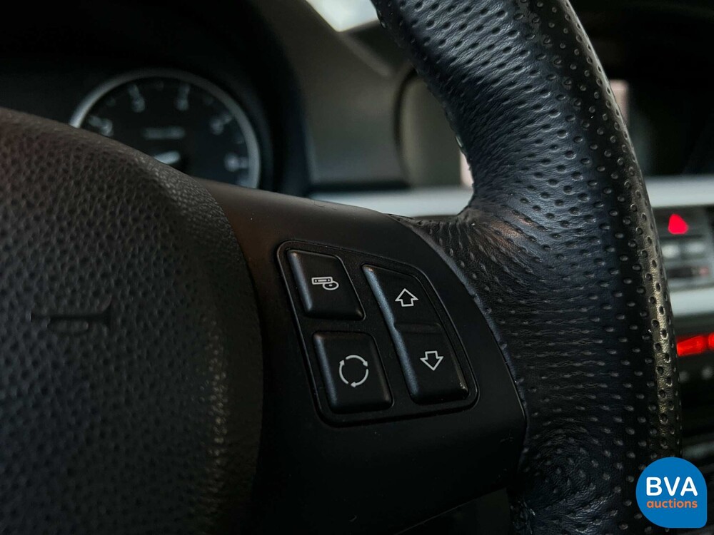 BMW 318i M-Sport 3er Reihe 143PS 2010 -Org. NL-, 98-LJH-2.