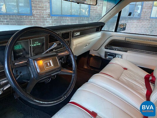Lincoln Continental Mark VI 2D Coupé ''Bill Blass'' Edition 199PS 1982.