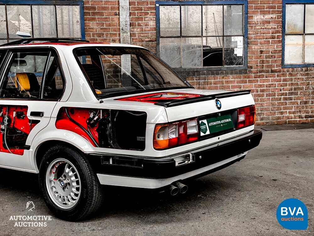 BMW 325i E30 170pk 1987 -DEMOMODELL-.