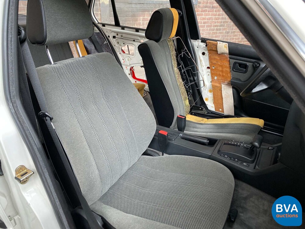 BMW 325i E30 170pk 1987 -DEMOMODELL-.