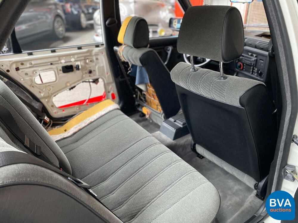 BMW 325i E30 170pk 1987 -DEMOMODELL-.