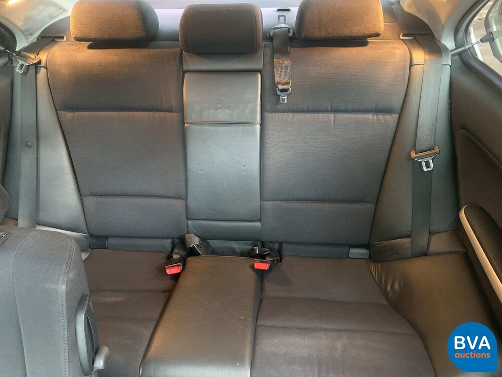 BMW 325Ci Executive Coupé 192pk 3er 2004, JK-513-X.