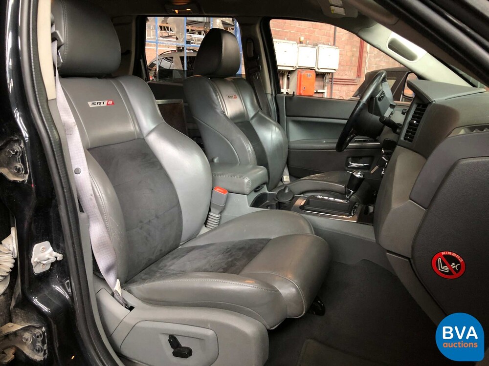 Jeep Grand Cherokee SRT6.1 V8 2007, graue Zulassung.