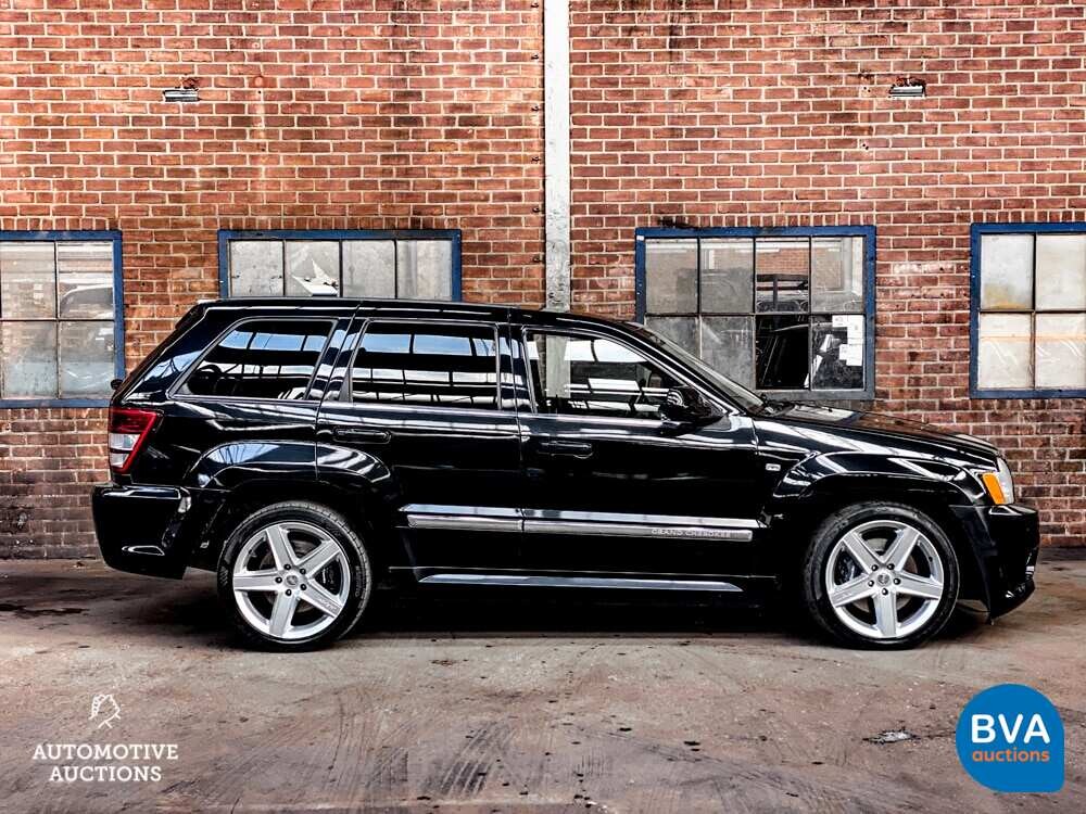 Jeep Grand Cherokee SRT6.1 V8 2007, graue Zulassung.