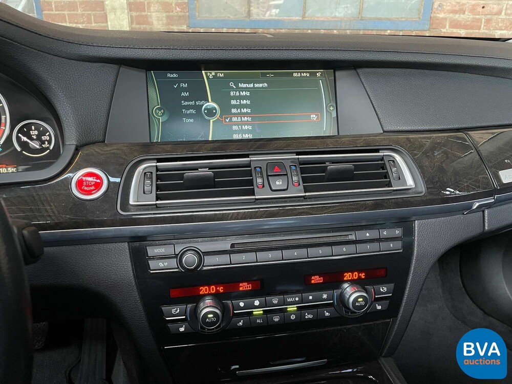 BMW ActiveHybrid7 Alpina 4.4 V8 465 PS 7er F04 2011.