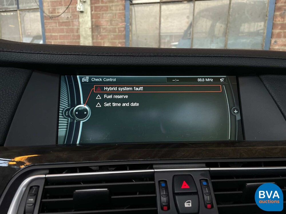 BMW ActiveHybrid7 Alpina 4.4 V8 465 PS 7er F04 2011.