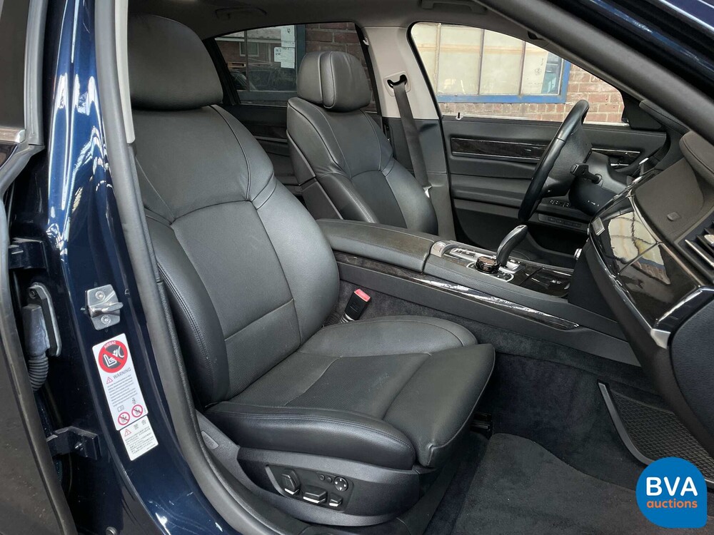 BMW ActiveHybrid7 Alpina 4.4 V8 465 PS 7er F04 2011.