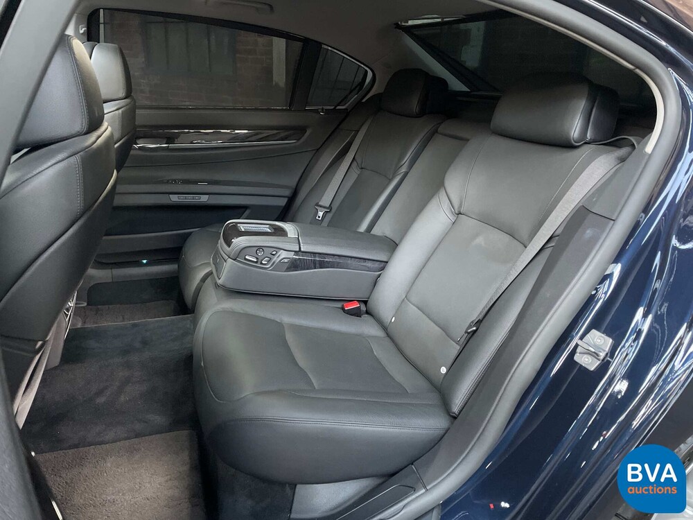 BMW ActiveHybrid7 Alpina 4.4 V8 465 PS 7er F04 2011.