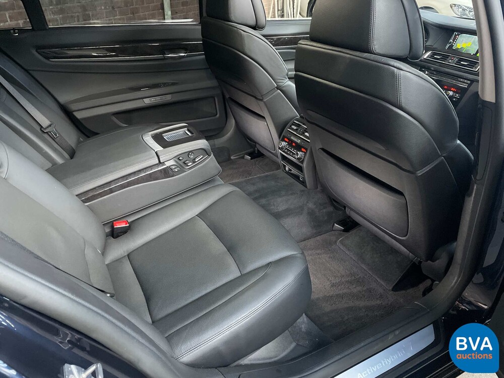 BMW ActiveHybrid7 Alpina 4.4 V8 465 PS 7er F04 2011.