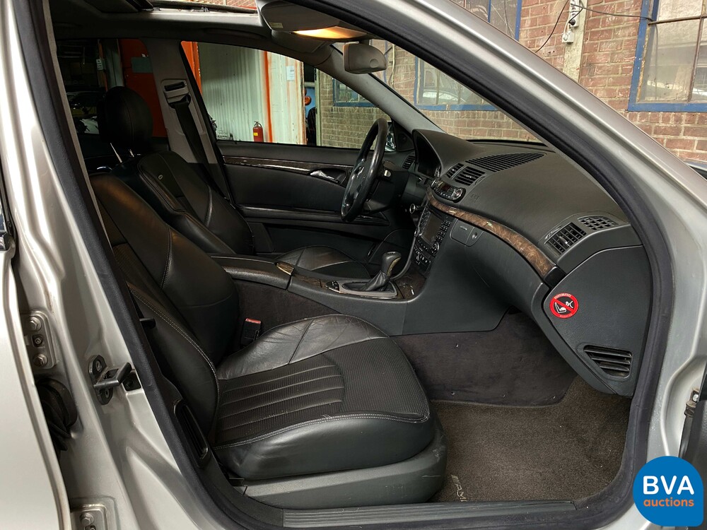 Mercedes-Benz E55 AMG 5.4 V8 E-Klasse 476 PS 2003, 42-LG-GK.