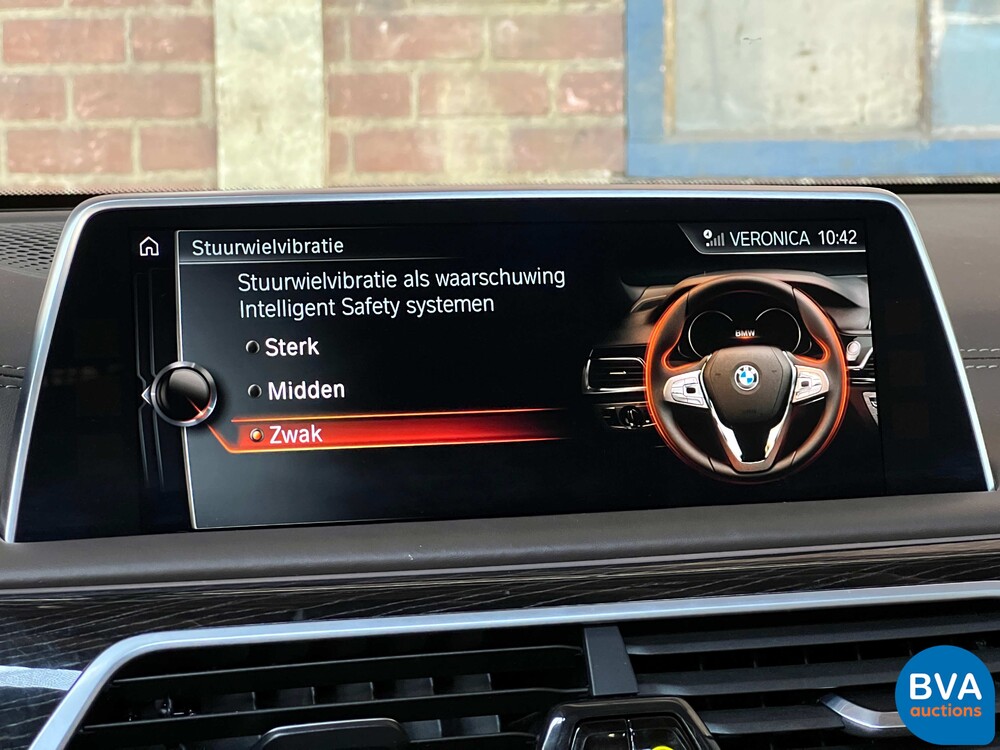 BMW M760Li xDrive M-Sport V12 7er LANG 609pk 2016 G12, L-128-BS.