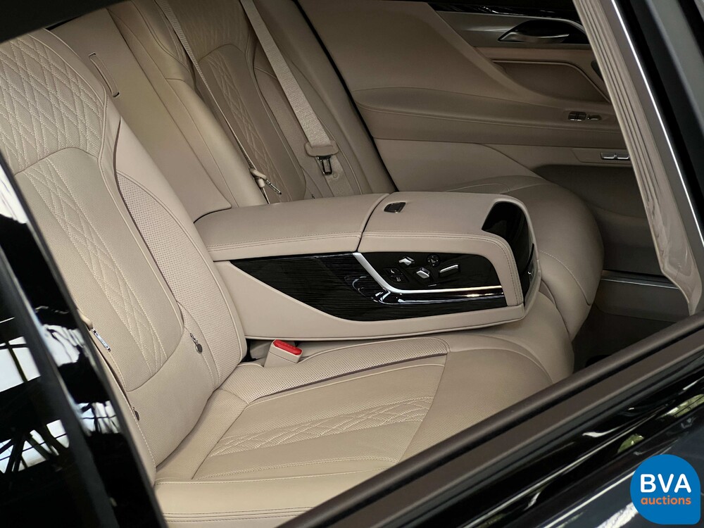 BMW M760Li xDrive M-Sport V12 7er LANG 609pk 2016 G12, L-128-BS.