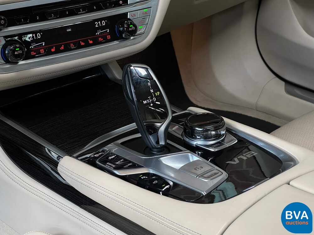 BMW M760Li xDrive M-Sport V12 7er LANG 609pk 2016 G12, L-128-BS.