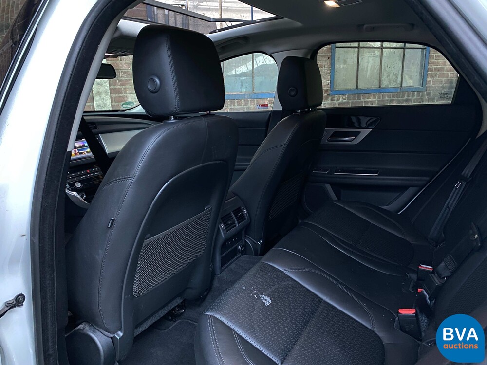 Jaguar XF2.0d 179 PS 2017, SR-372-R.