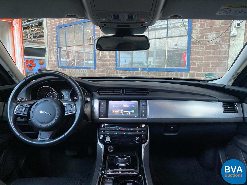 Jaguar XF2.0d 179 PS 2017, SR-372-R.