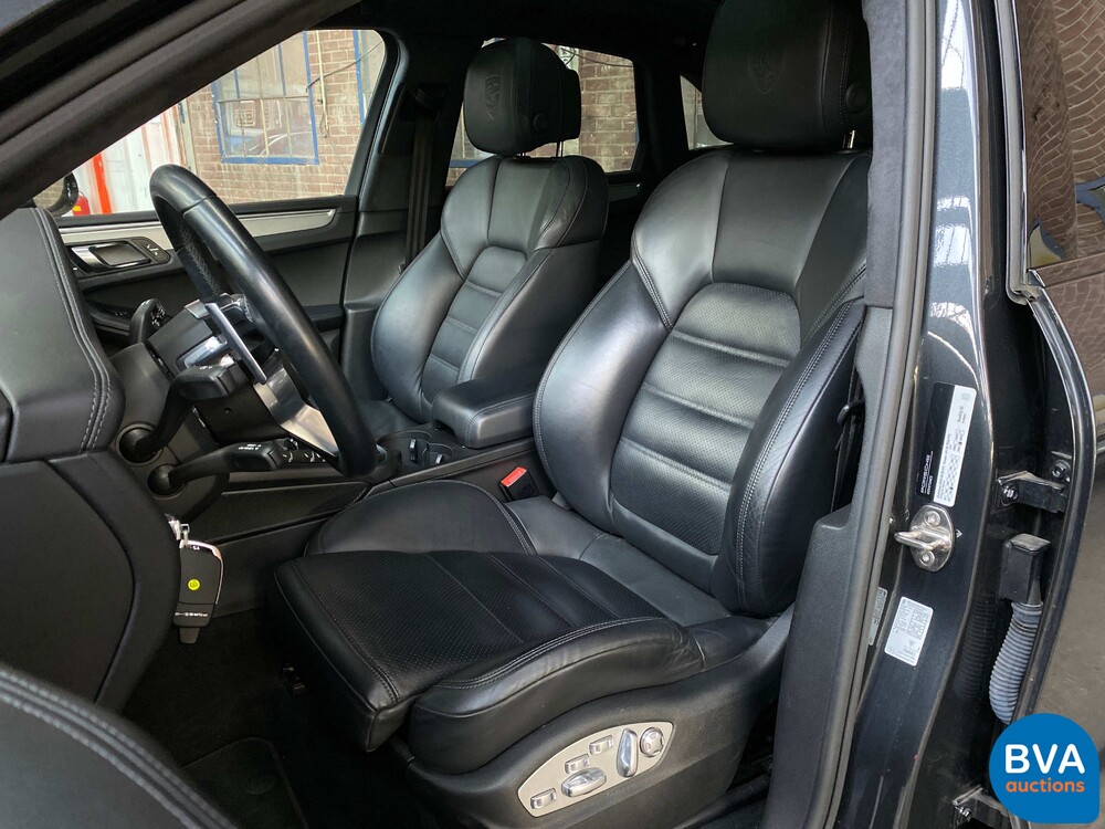 Porsche Macan Turbo Sportchrono 400PS FACELIFT 2016 -Org. NL-, KD-424-R.