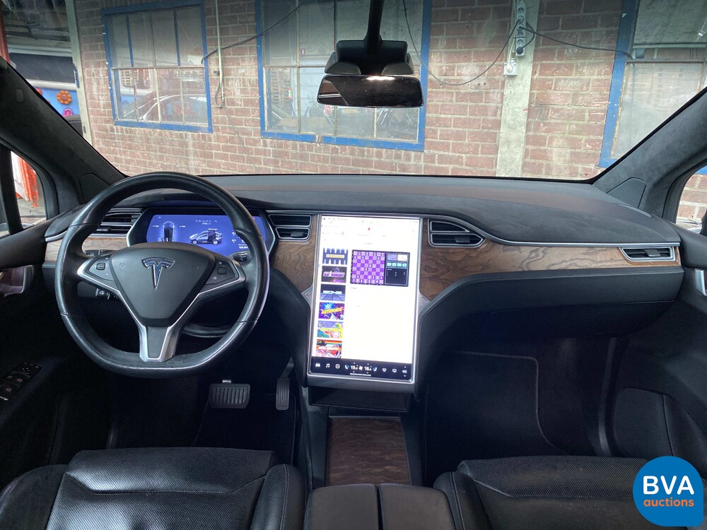 Tesla Model X 75D Base 6-Personen 333 PS 2016 - Org. NL-, ND-695-V.