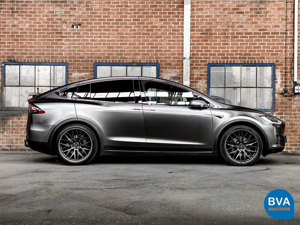 Tesla Model X 75D Base 6-Personen 333 PS 2016 - Org. NL-, ND-695-V.