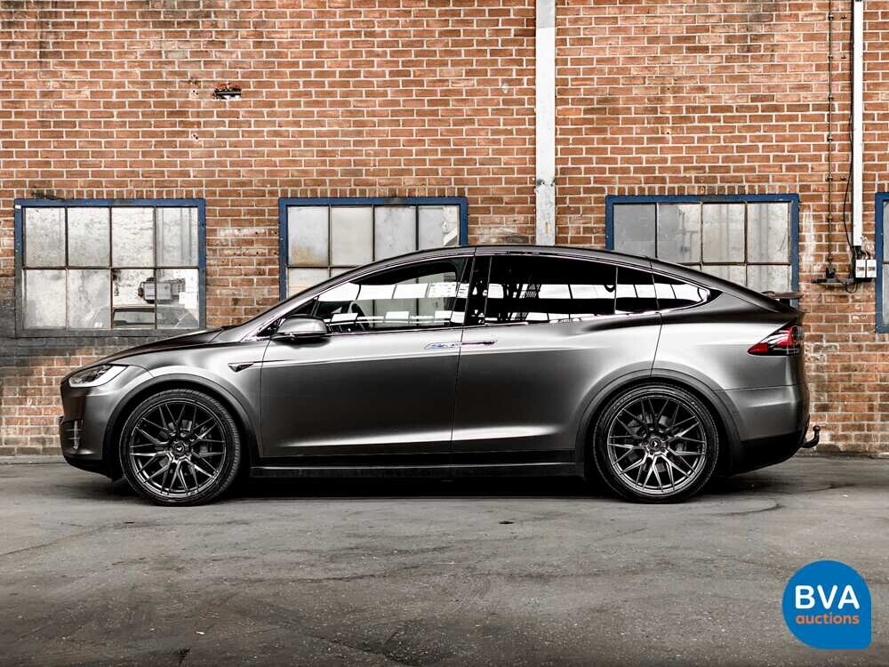 Tesla Model X 75D Base 6-Personen 333 PS 2016 - Org. NL-, ND-695-V.