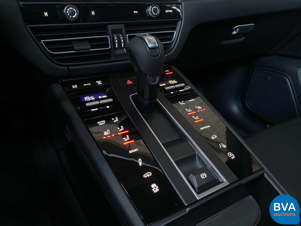 Porsche Macan S2.9 Sportchrono 380hp 2022.