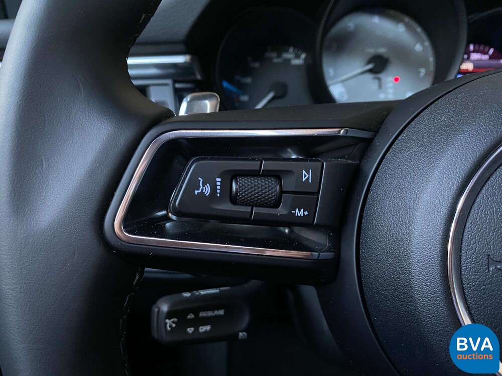 Porsche Macan S2.9 Sportchrono 380hp 2022.