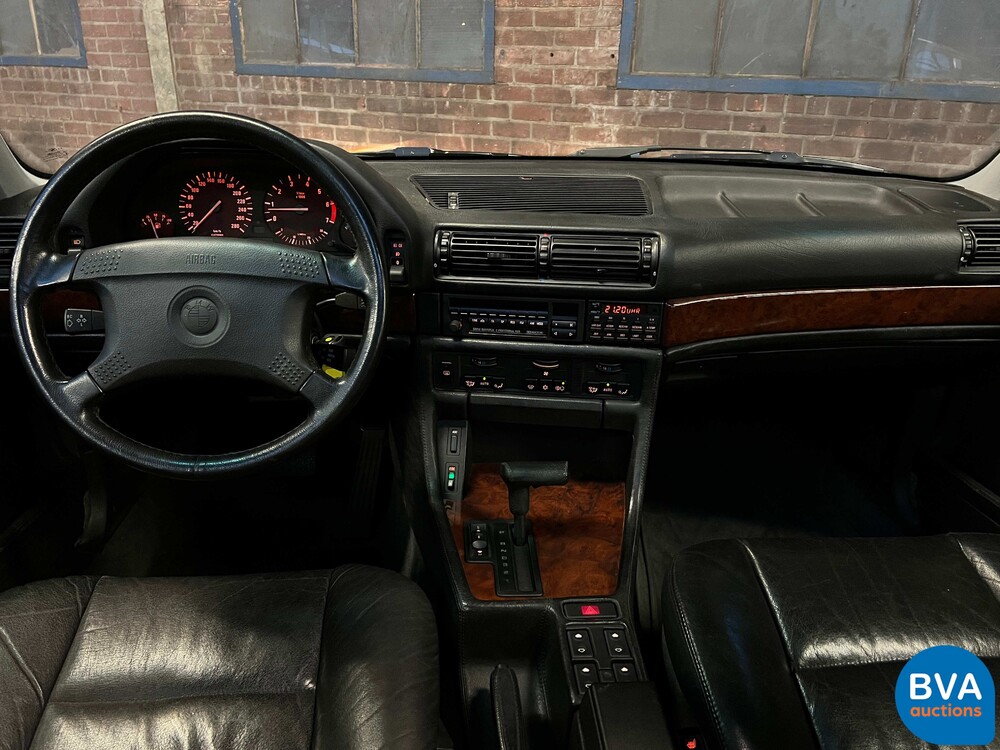 BMW 750iL Highline 7er 5.0 V12 300 PS E32 1992.
