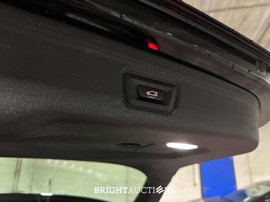 BMW 330e Touring Business Edition Plus 184pk 2021 3-serie (Origineel-NL + 1e Eigenaar) L-480-TL