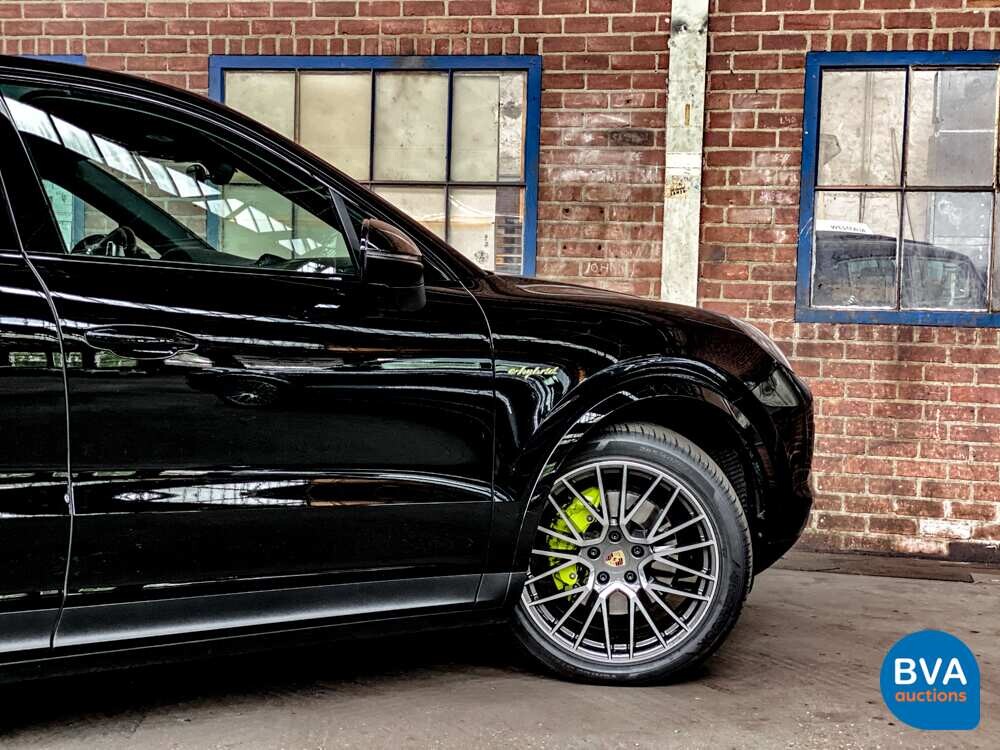 Porsche Cayenne Coupé 3.0 E-Hybrid 462PS 2021 -GARANTIE-.