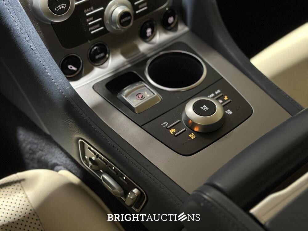 Aston Martin Rapide 6.0 V12 476pk 2010 (Origineel-NL), 74-LTJ-9 Youngtimer