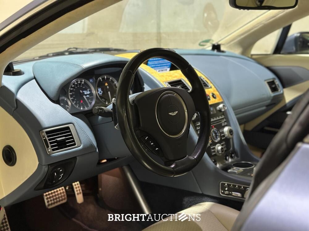 Aston Martin Rapide 6.0 V12 476pk 2010 (Origineel-NL), 74-LTJ-9 Youngtimer