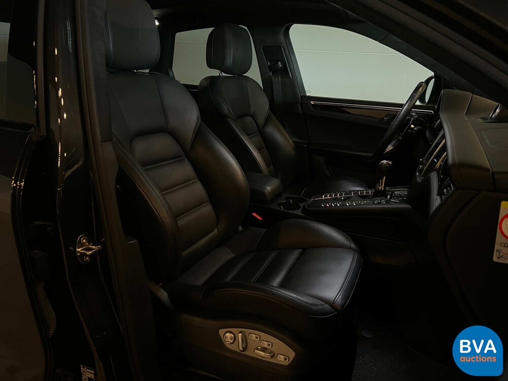 Porsche Macan Turbo 3.6 400 PS FACELIFT 2016 AKRAPOVIC Sport-Chrono, NX-244-N.