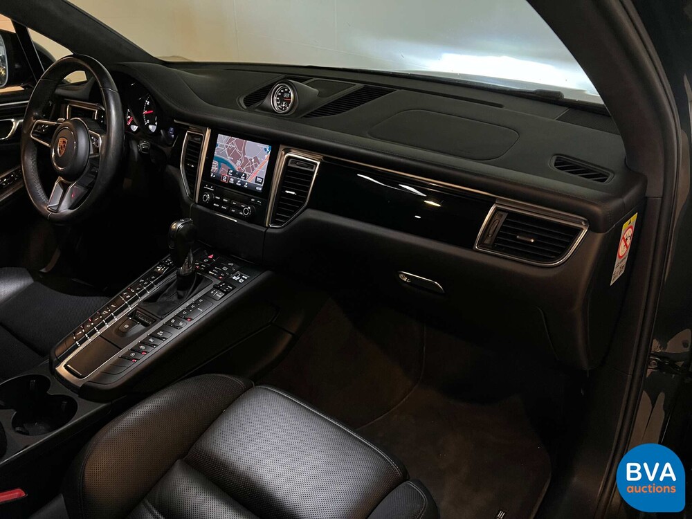 Porsche Macan Turbo 3.6 400 PS FACELIFT 2016 AKRAPOVIC Sport-Chrono, NX-244-N.