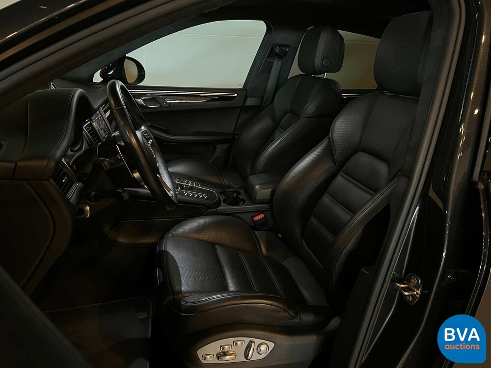 Porsche Macan Turbo 3.6 400 PS FACELIFT 2016 AKRAPOVIC Sport-Chrono, NX-244-N.