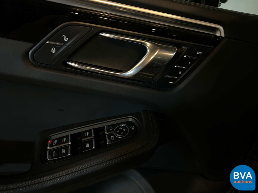 Porsche Macan Turbo 3.6 400 PS FACELIFT 2016 AKRAPOVIC Sport-Chrono, NX-244-N.