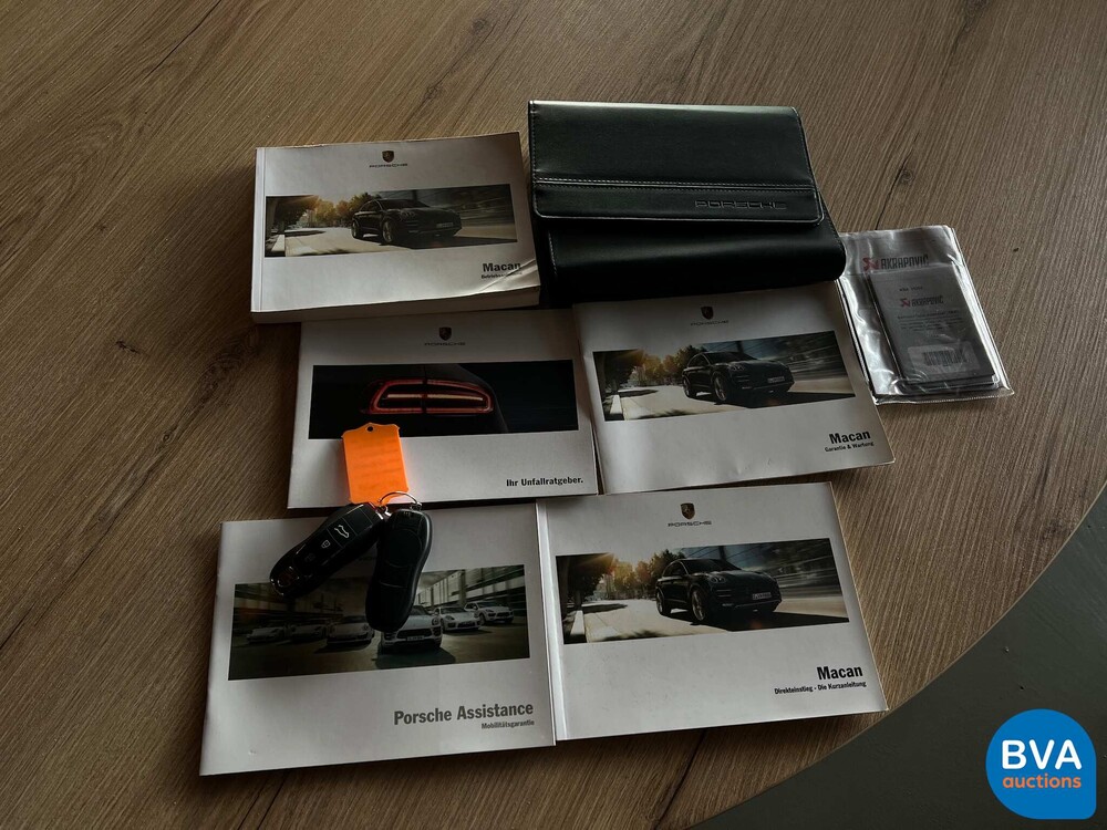 Porsche Macan Turbo 3.6 400 PS FACELIFT 2016 AKRAPOVIC Sport-Chrono, NX-244-N.