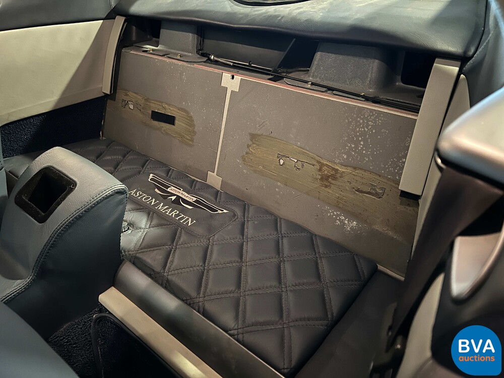 Aston Martin Vanquish 5.9 V12 466 PS 2003.