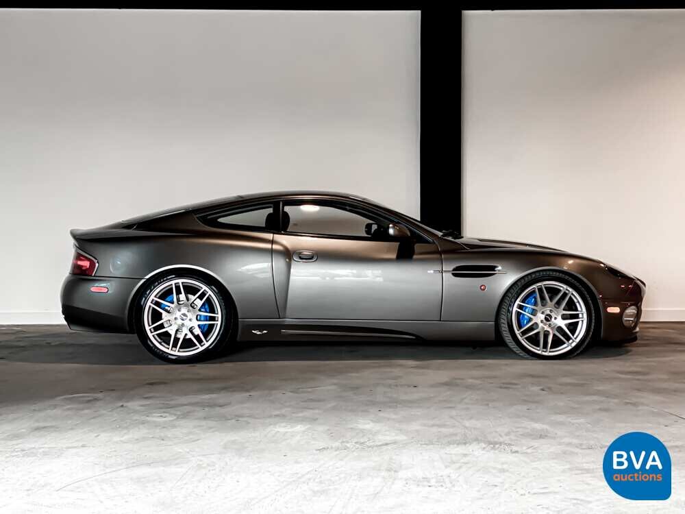 Aston Martin Vanquish 5.9 V12 466 PS 2003.