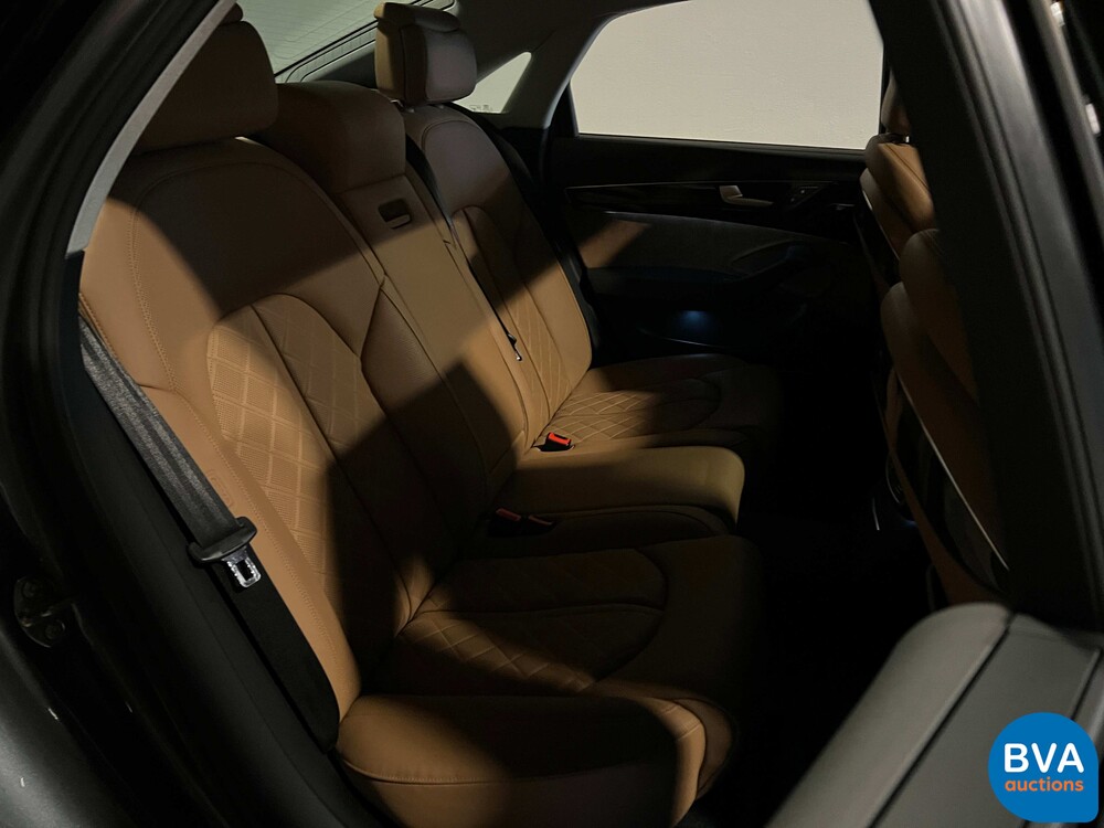 Audi A8 4.0 TFSI 435pk Quattro Pro Line+ 2016 -Org NL-, HV-922-D.