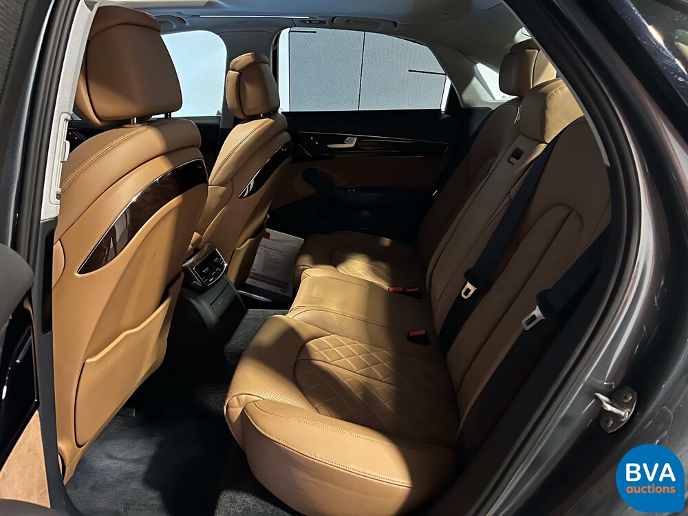 Audi A8 4.0 TFSI 435pk Quattro Pro Line+ 2016 -Org NL-, HV-922-D.