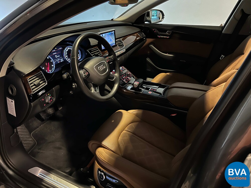 Audi A8 4.0 TFSI 435pk Quattro Pro Line+ 2016 -Org NL-, HV-922-D.